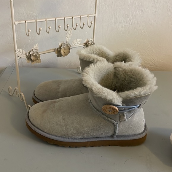 Mini Bailey Button II Genuine Shearling Boot (Size 6, EU 37) Baby Blue - Picture 4 of 7